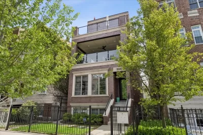 3BR Condo for Sale in Chicago, IL