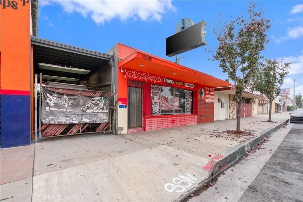4BR Multi-Family for Sale in South Gate, CA