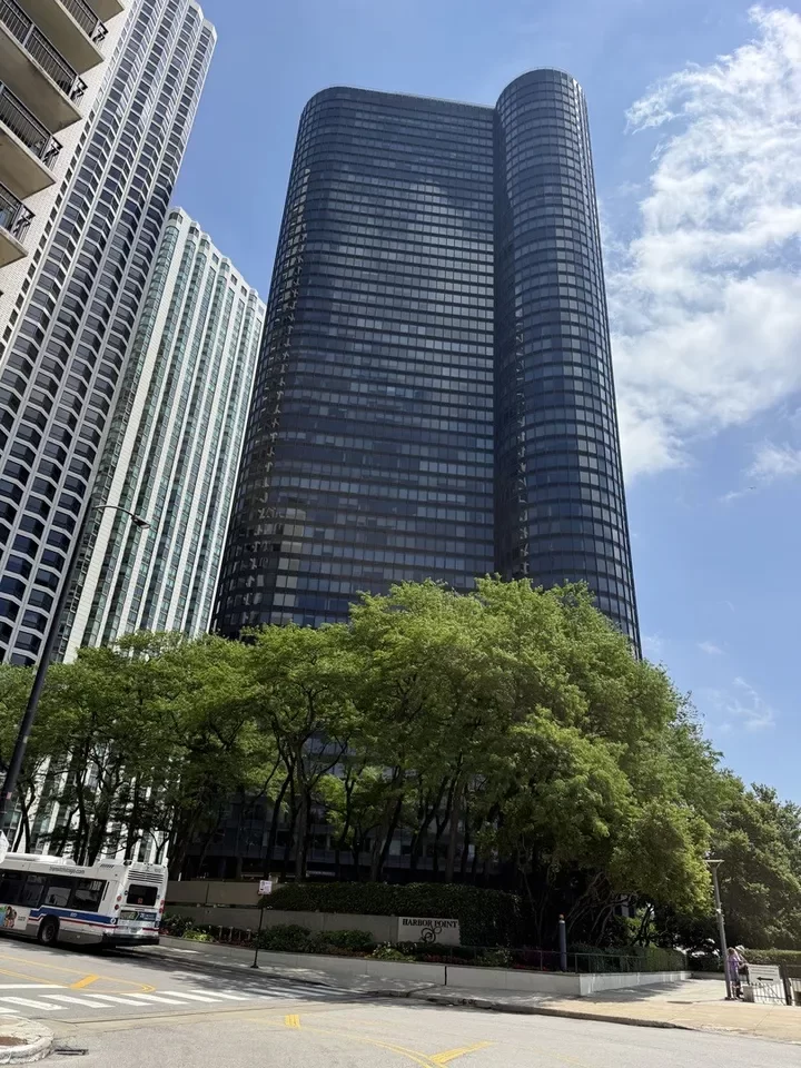 2BR Condo for Sale in Chicago, IL