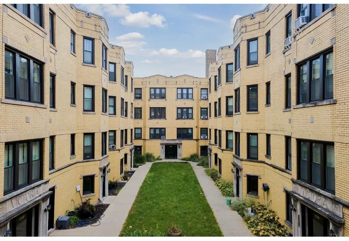 House for Rent in Chicago, IL