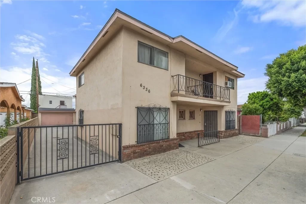 7BR Multi-Family for Sale in Huntington Park, CA