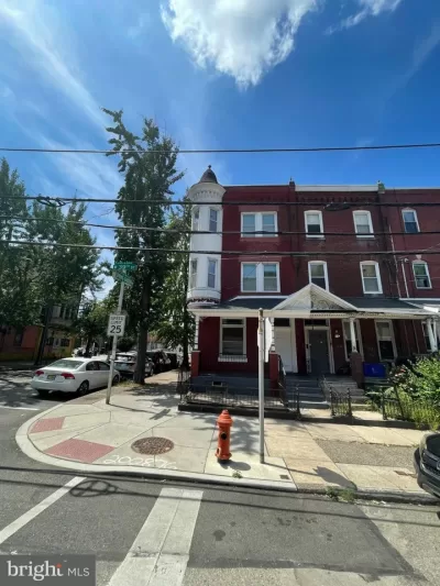 6BR Townhouse for Sale in Philadelphia, PA