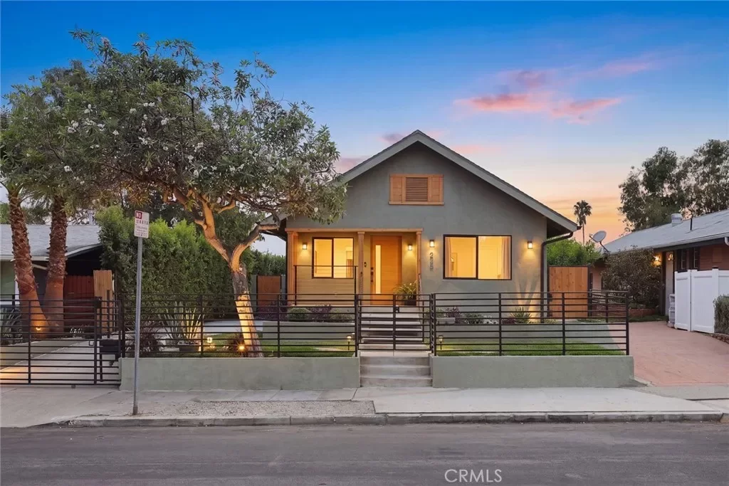 3BR House for Sale in Los Angeles, CA