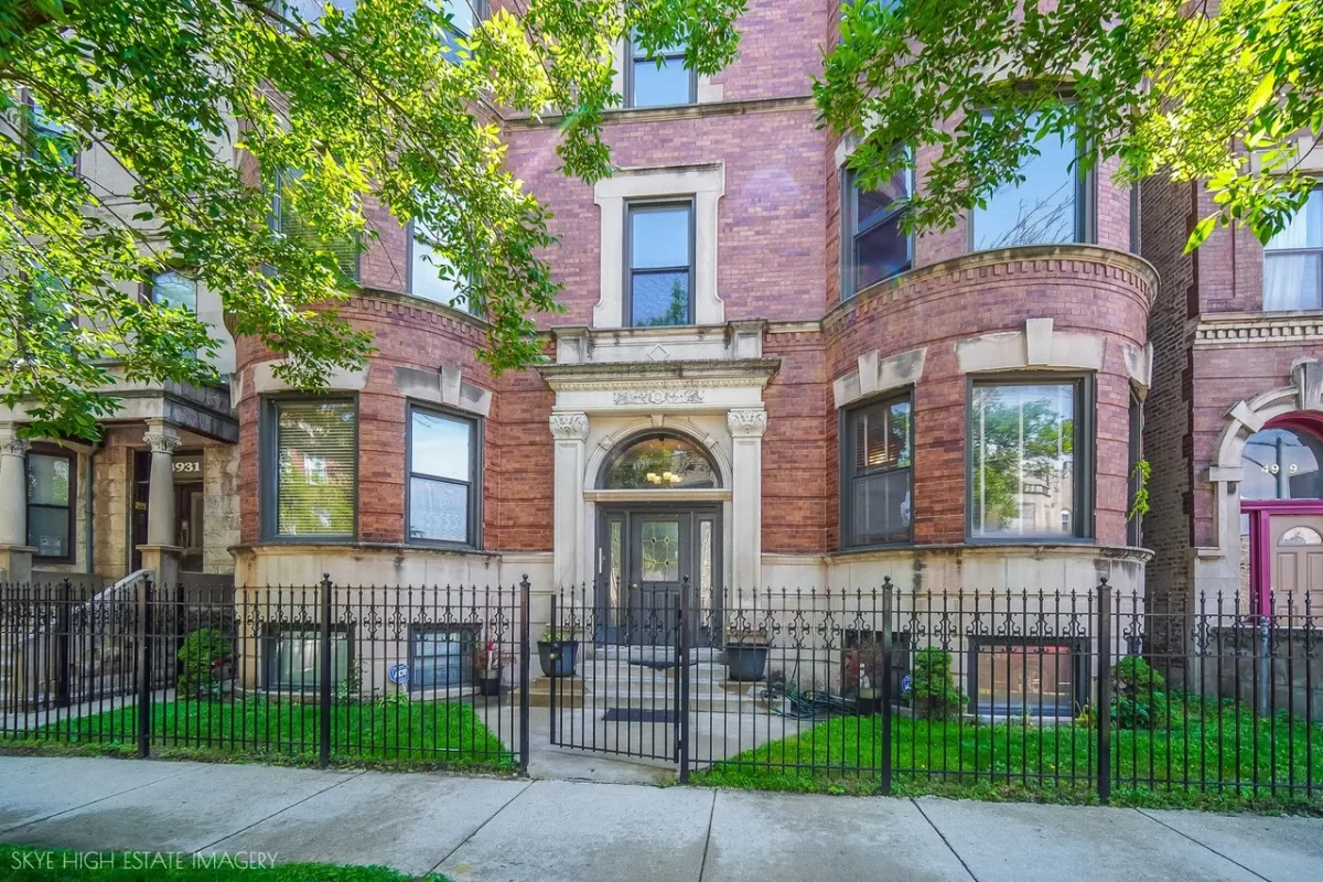 3BR Condo for Sale in Chicago, IL