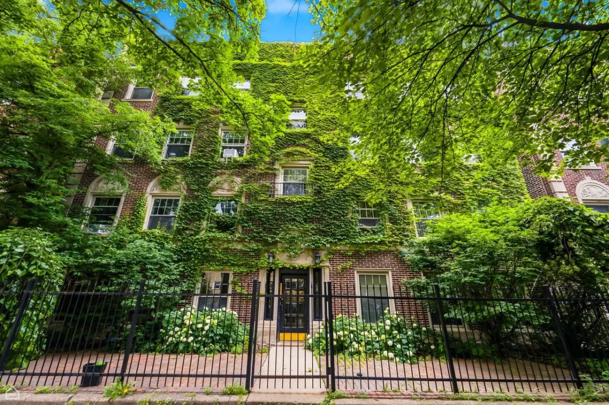 3BR Condo for Sale in Chicago, IL