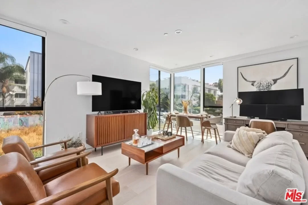 3BR Condo for Sale in Los Angeles, CA