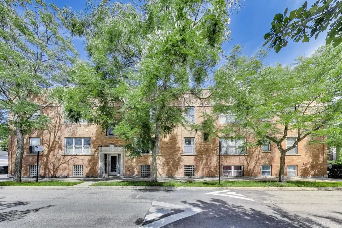 2BR Condo for Sale in Chicago, IL