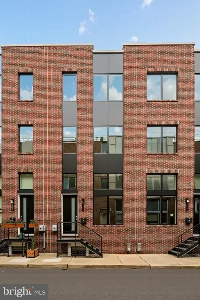 3BR Townhouse for Sale in Philadelphia, PA