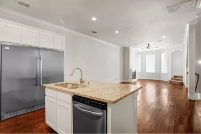 3BR Townhouse for Rent in Dallas, TX