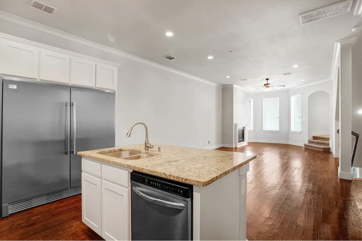 3BR Townhouse for Rent in Dallas, TX