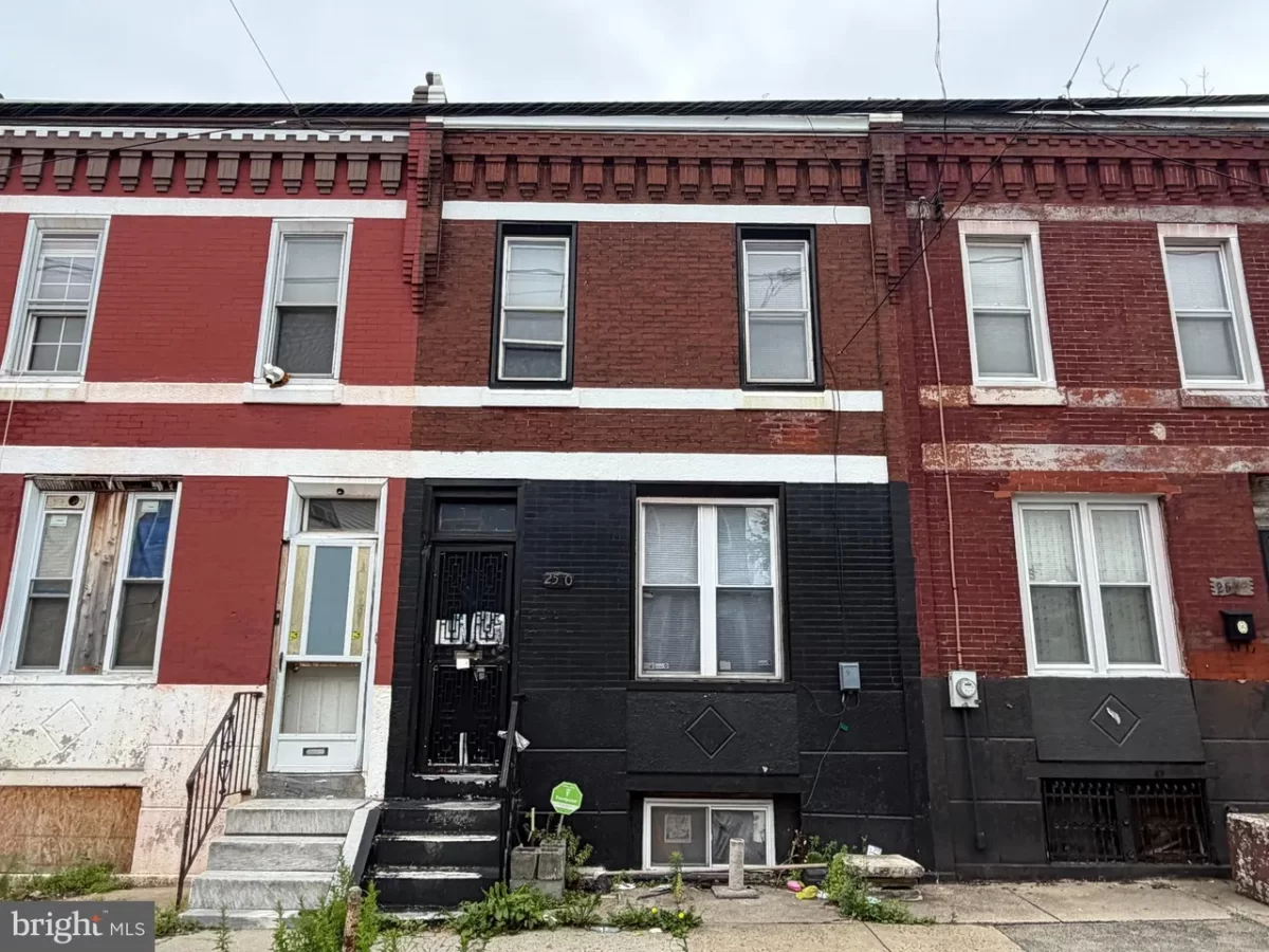 3BR Townhouse for Sale in Philadelphia, PA