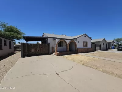 2BR House for Sale in Phoenix, AZ