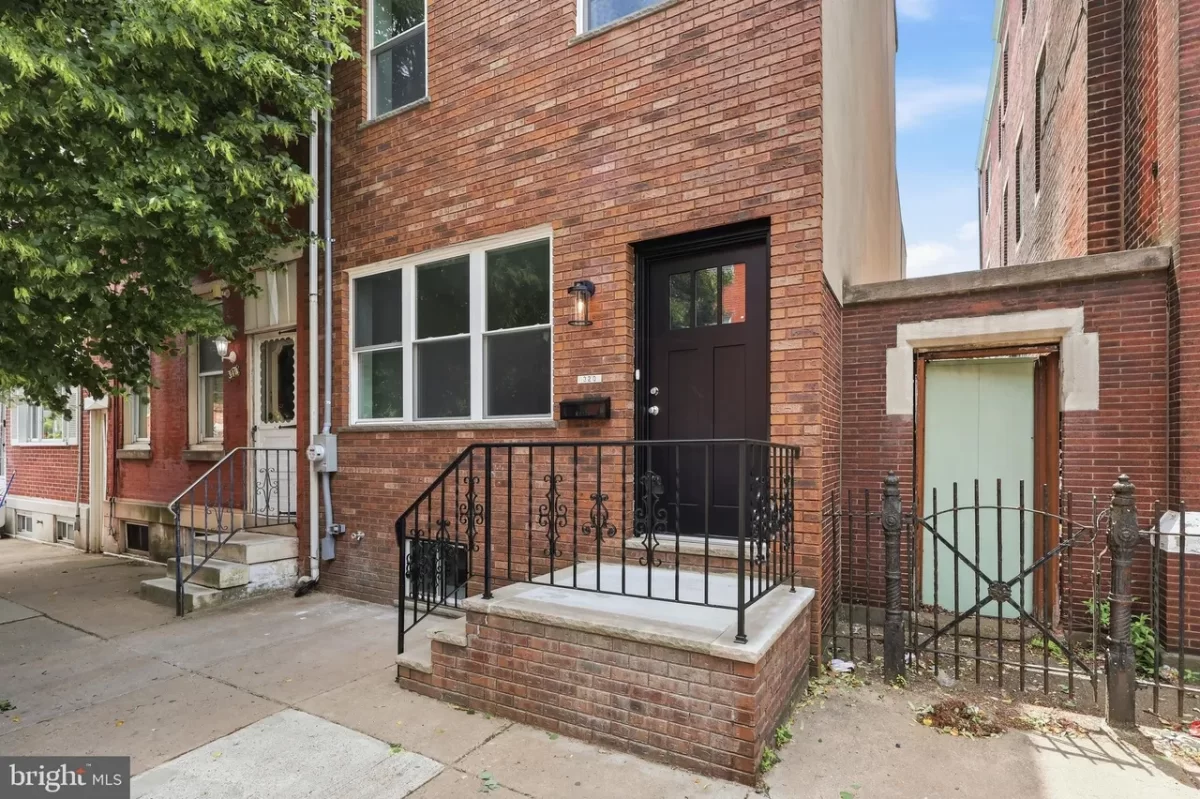 4BR Townhouse for Sale in Philadelphia, PA