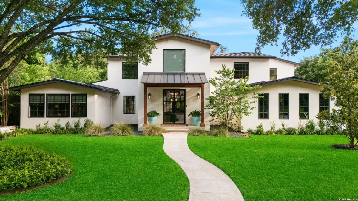 6BR House for Sale in Terrell Hills, TX