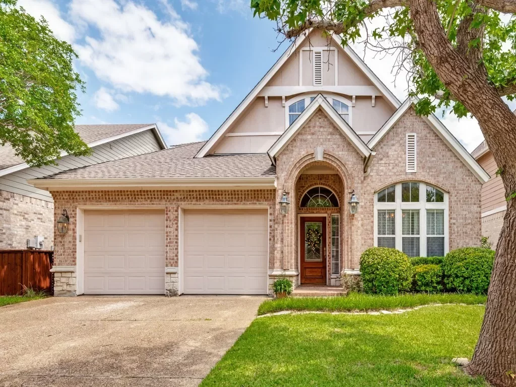 4BR House for Sale in Dallas, TX