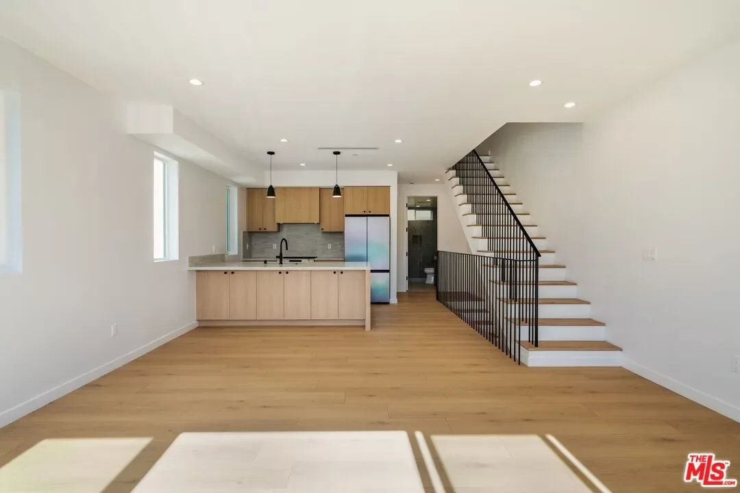 4BR Townhouse for Rent in Los Angeles, CA