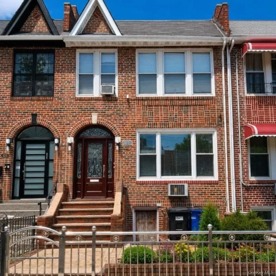 7BR Multi-Family for Sale in Brooklyn, NY