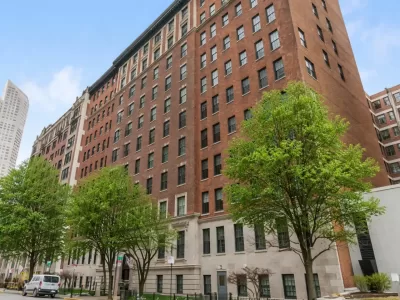 4BR House for Sale in Chicago, IL