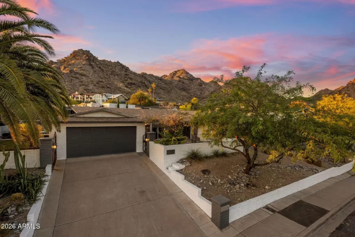 4BR House for Sale in Phoenix, AZ