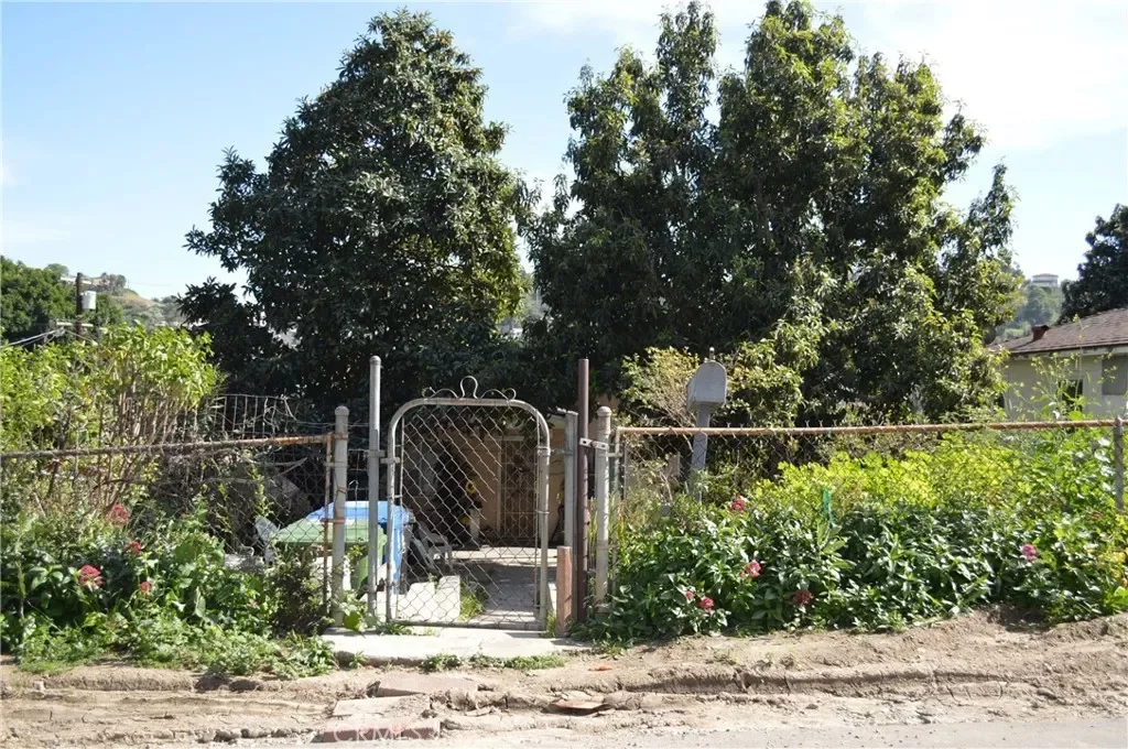 3BR House for Sale in Los Angeles, CA