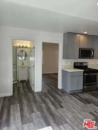 2BR Apartment for Rent in Los Angeles, CA