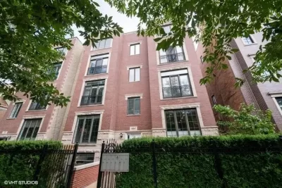 2BR Condo for Sale in Chicago, IL