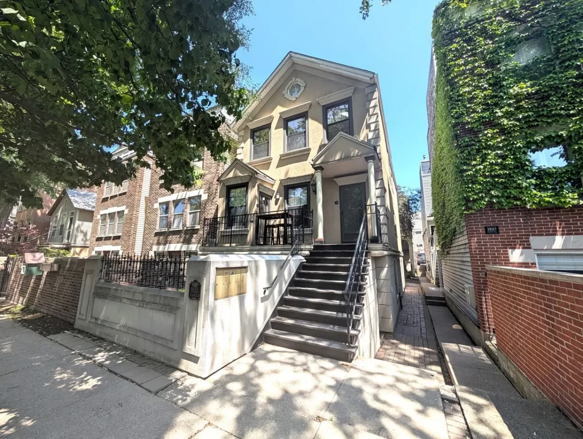 2BR House for Rent in Chicago, IL