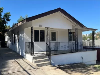 5BR Multi-Family for Sale in Los Angeles, CA