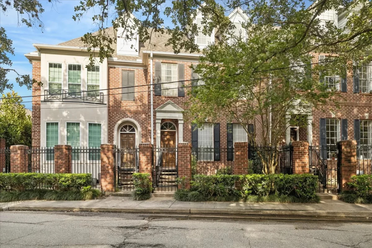 2BR Townhouse for Sale in Houston, TX