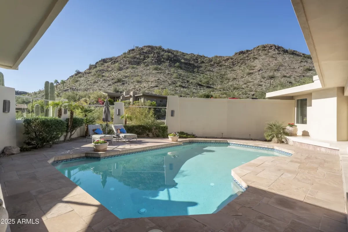 4BR House for Sale in Phoenix, AZ