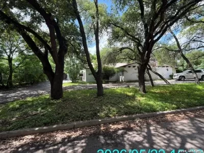4BR House for Sale in Castle Hills, TX