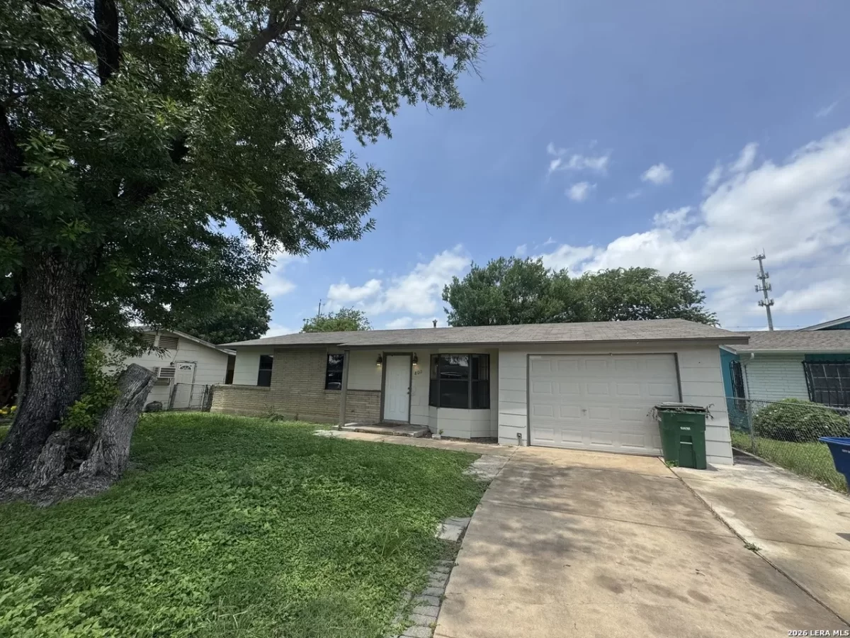 2BR House for Rent in San Antonio, TX