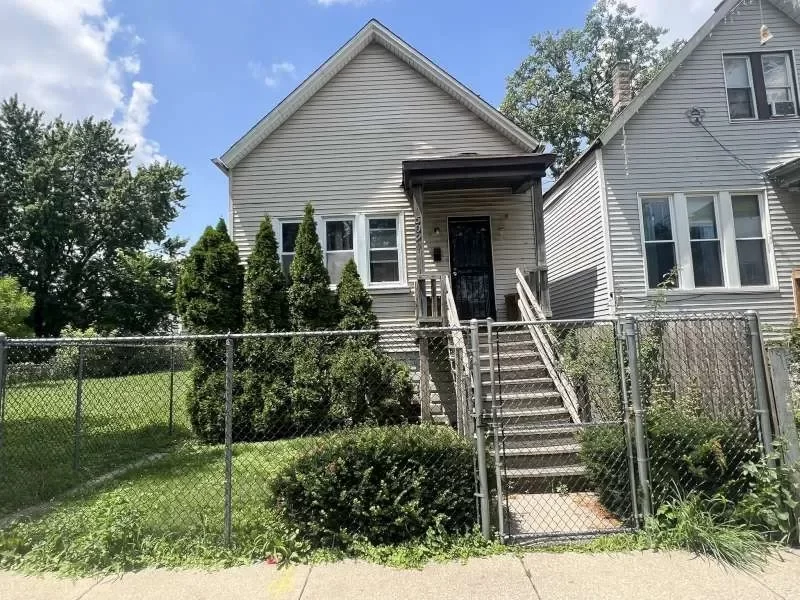 5BR House for Sale in Chicago, IL