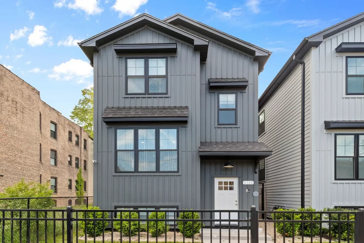 9BR Multi-Family for Sale in Chicago, IL