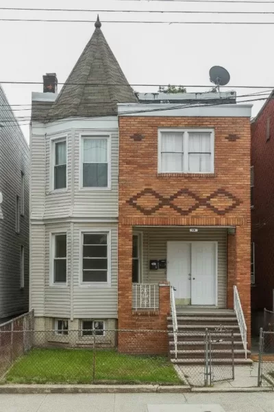 5BR Multi-Family for Sale in Jersey City, NJ