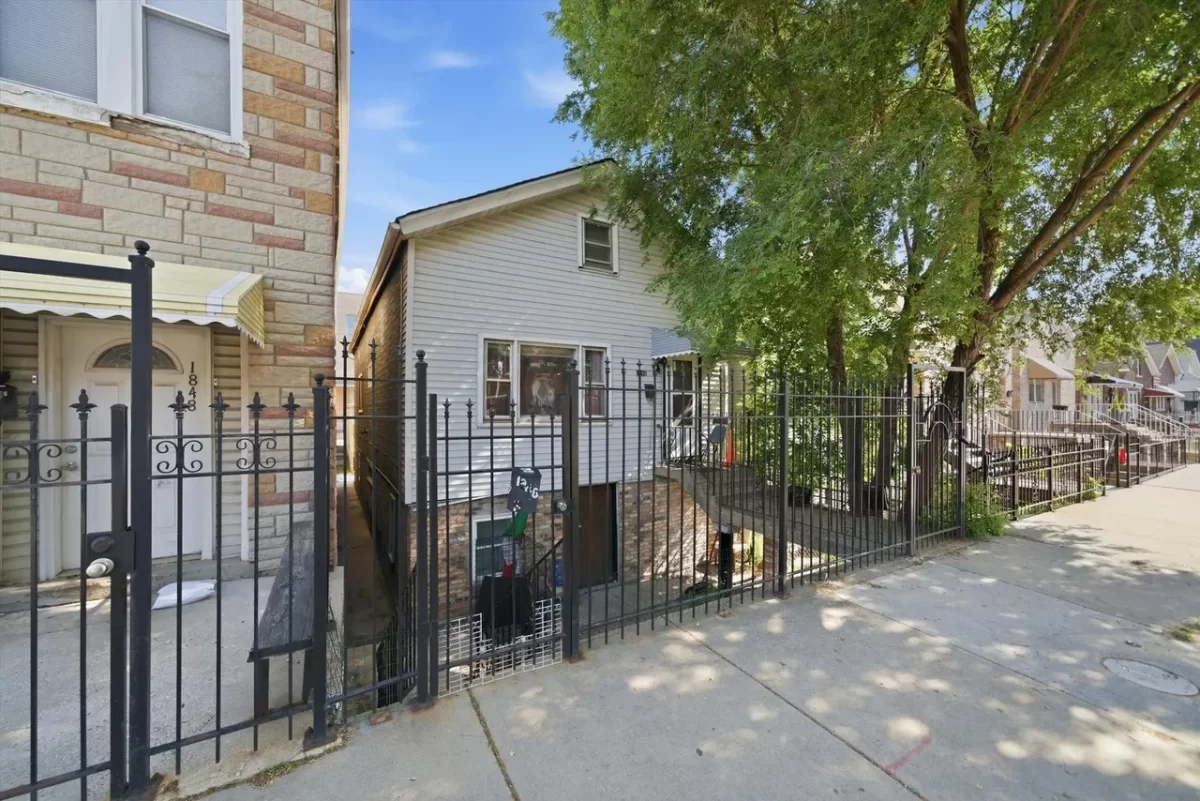 3BR Multi-Family for Sale in Chicago, IL