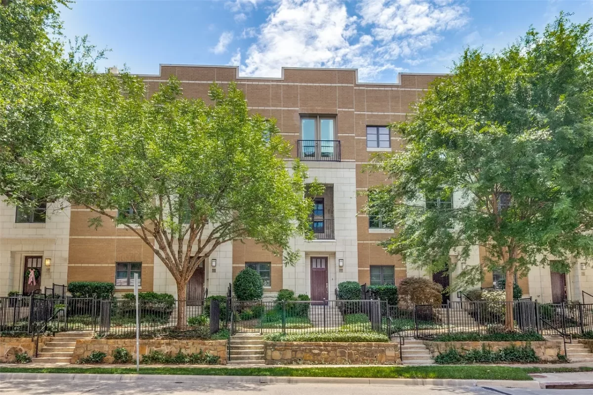 2BR Condo for Sale in Dallas, TX