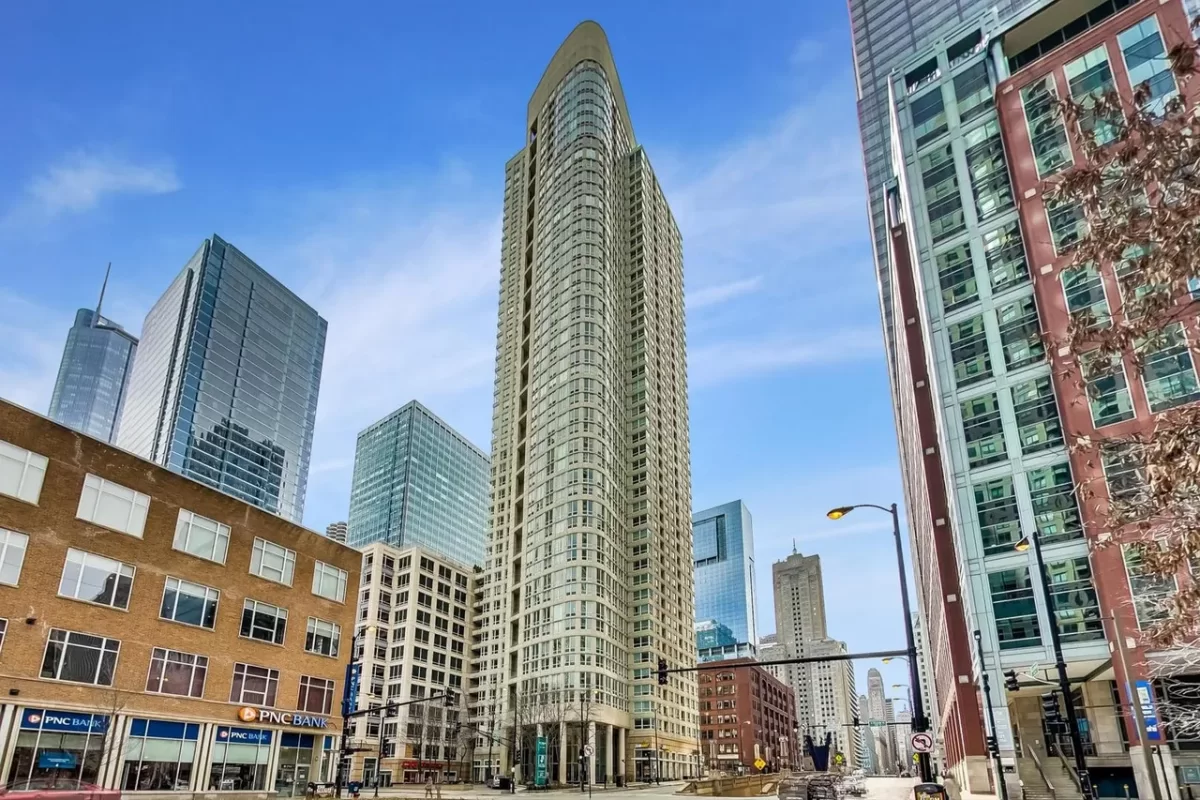 2BR Condo for Sale in Chicago, IL