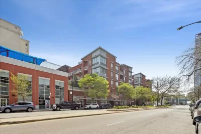 2BR Condo for Sale in Chicago, IL