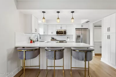 3BR Townhouse for Sale in Phoenix, AZ