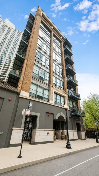 3BR Condo for Sale in Chicago, IL