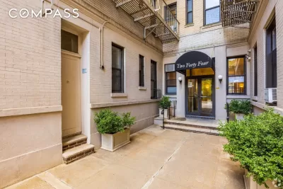 Condo for Sale in Manhattan, NY