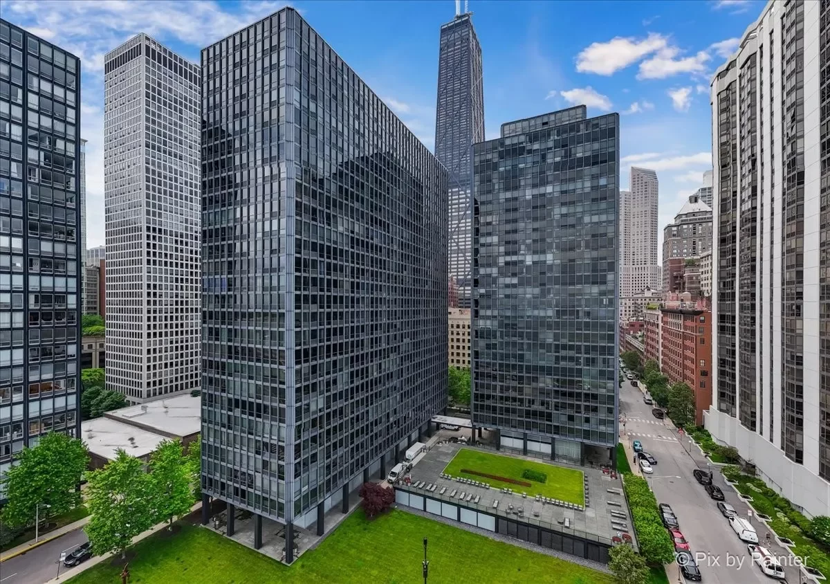 2BR Condo for Sale in Chicago, IL