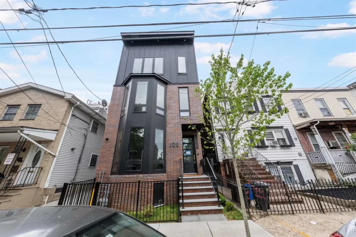 4BR Condo for Sale in Jersey City, NJ