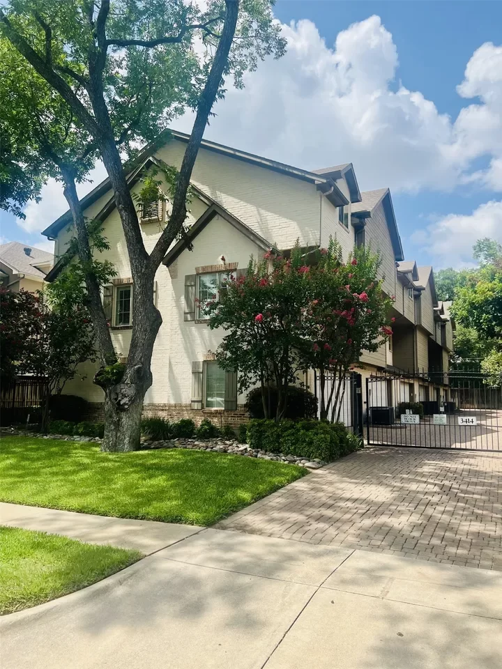 2BR Condo for Rent in University Park, TX