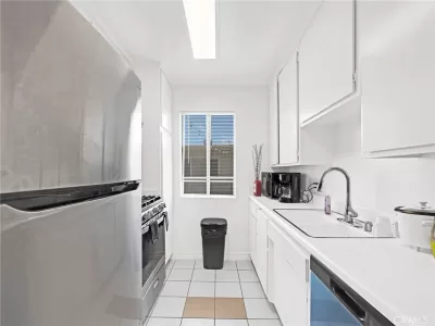 2BR Condo for Sale in Burbank, CA