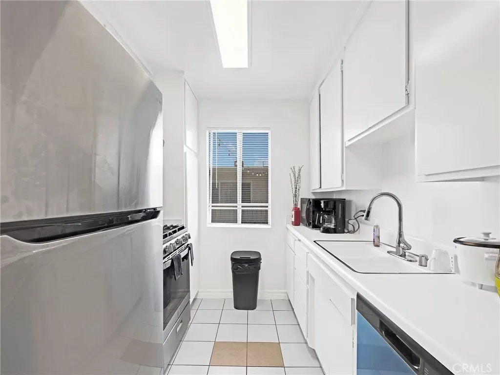 2BR Condo for Sale in Burbank, CA