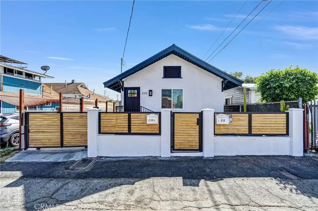 5BR House for Sale in Los Angeles, CA