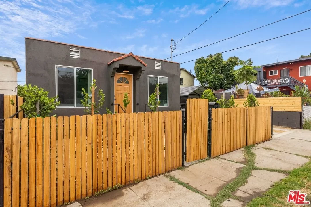 2BR House for Sale in Los Angeles, CA