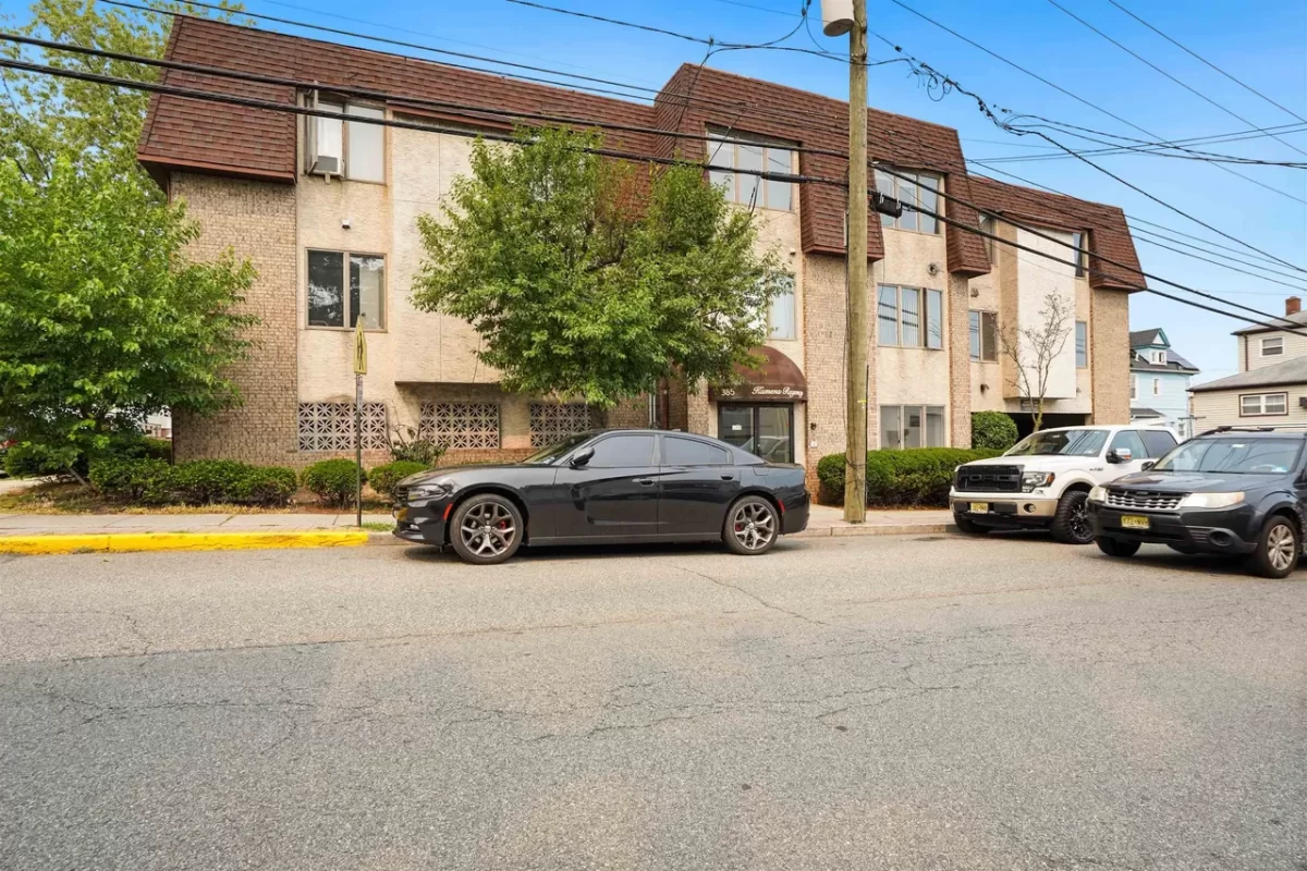 1BR Condo for Sale in Fairview, NJ